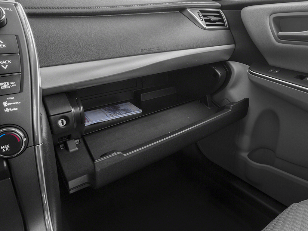 Thumbnail: 2017 Toyota Camry - 13