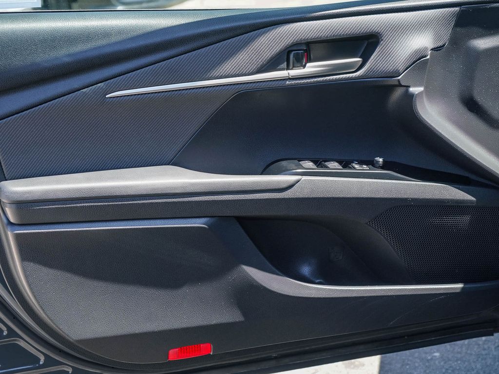 Thumbnail: 2025 Toyota Camry - 23
