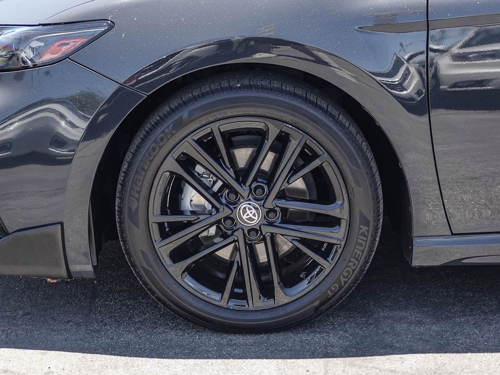 Thumbnail: 2025 Toyota Camry - 6