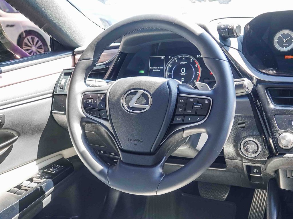 Thumbnail: 2025 Lexus ES - 8