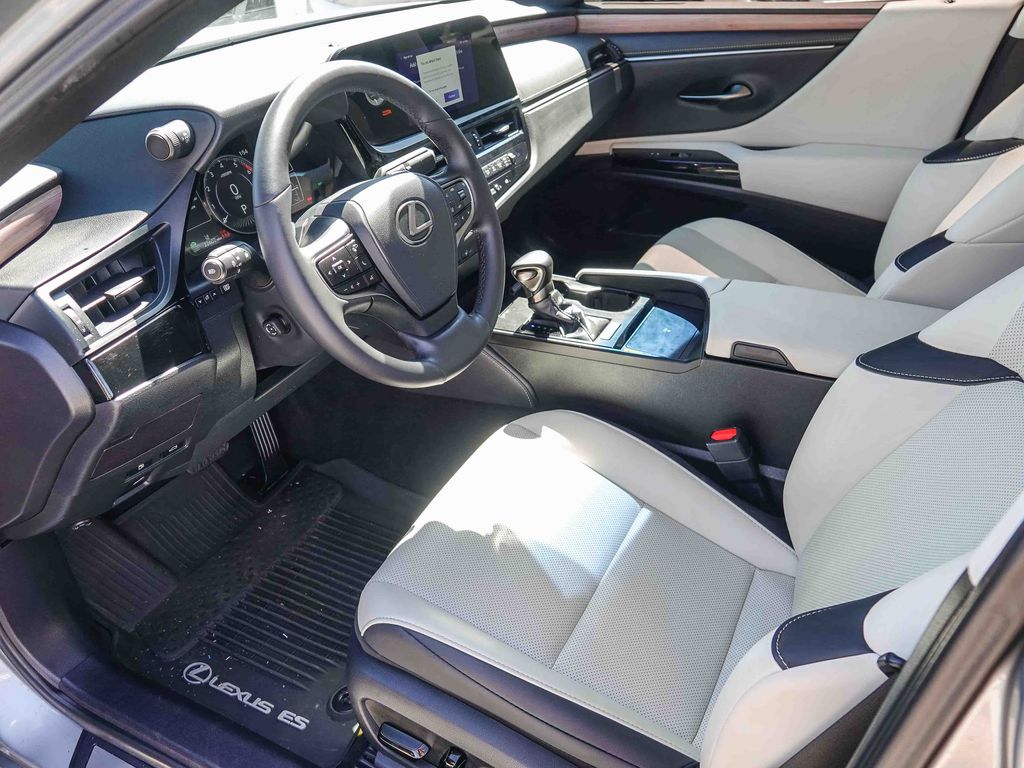 Thumbnail: 2025 Lexus ES - 10