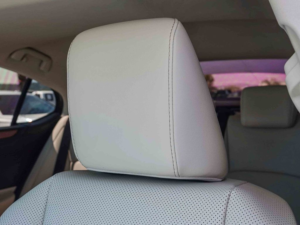 Thumbnail: 2025 Lexus ES - 27