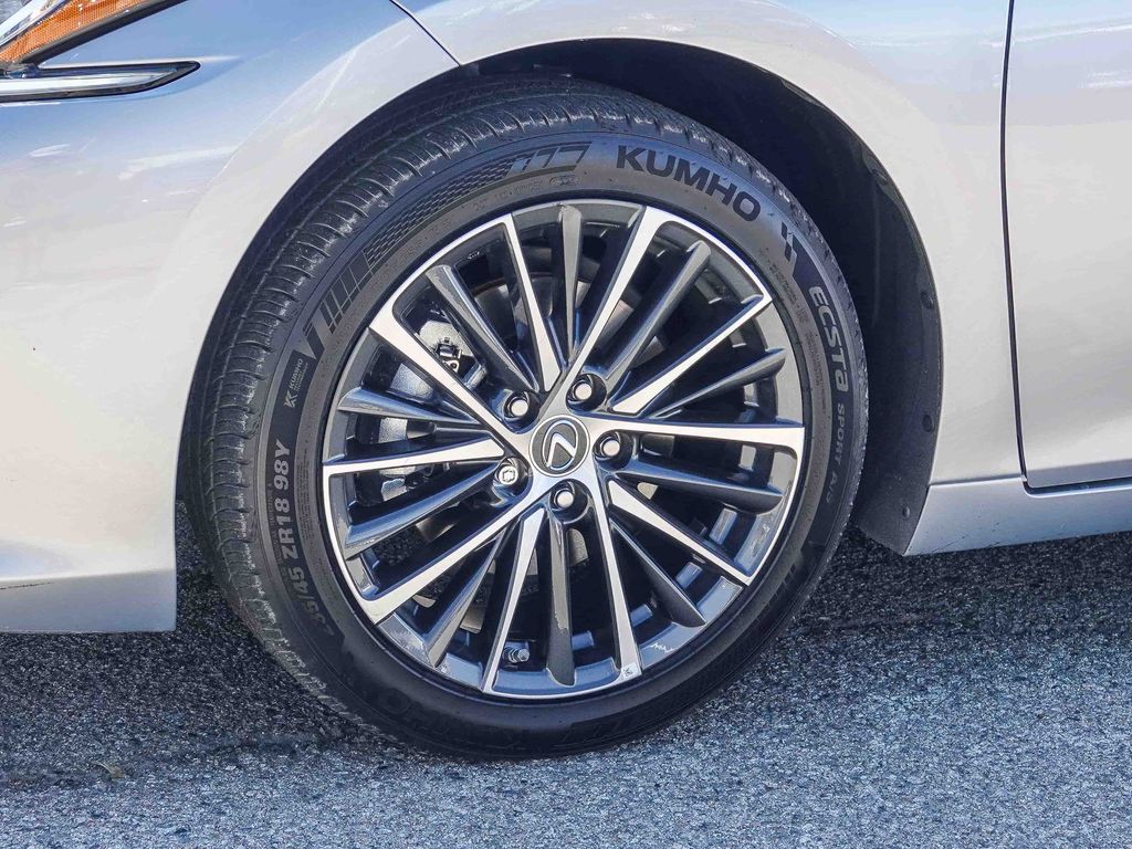 Thumbnail: 2025 Lexus ES - 6