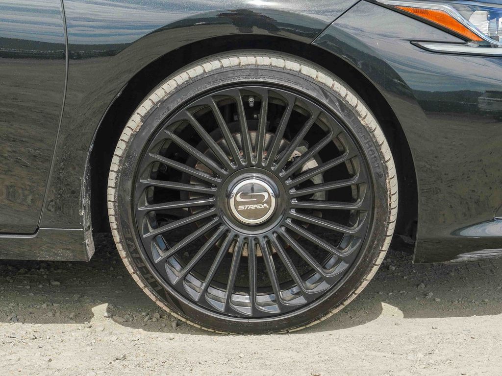Thumbnail: 2022 Lexus ES - 5