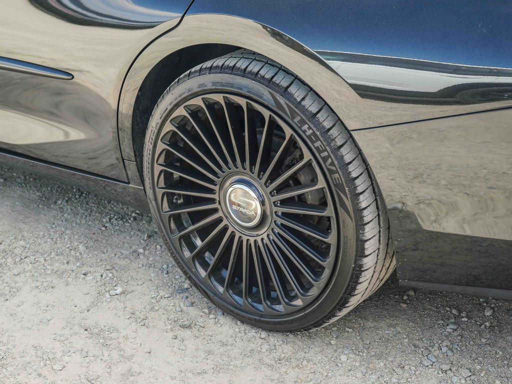 Thumbnail: 2022 Lexus ES - 17