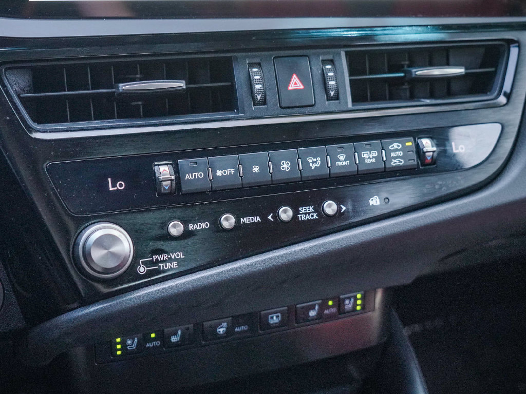Thumbnail: 2024 Lexus ES - 23