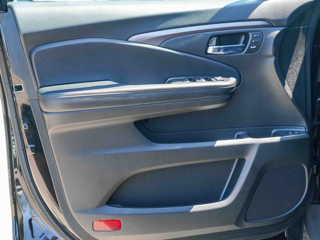 Thumbnail: 2022 Honda Pilot - 21
