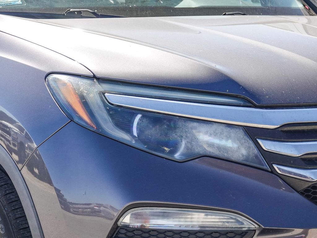 Thumbnail: 2018 Honda Pilot - 9