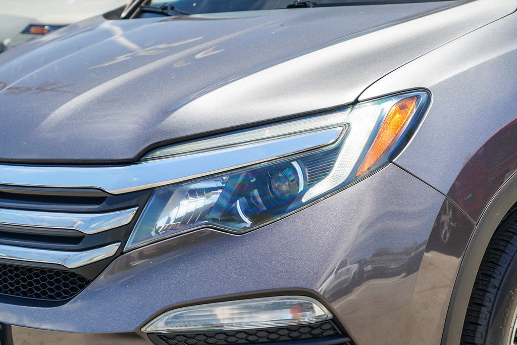 Thumbnail: 2018 Honda Pilot - 19