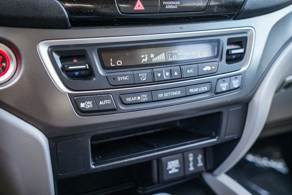 Thumbnail: 2018 Honda Pilot - 24