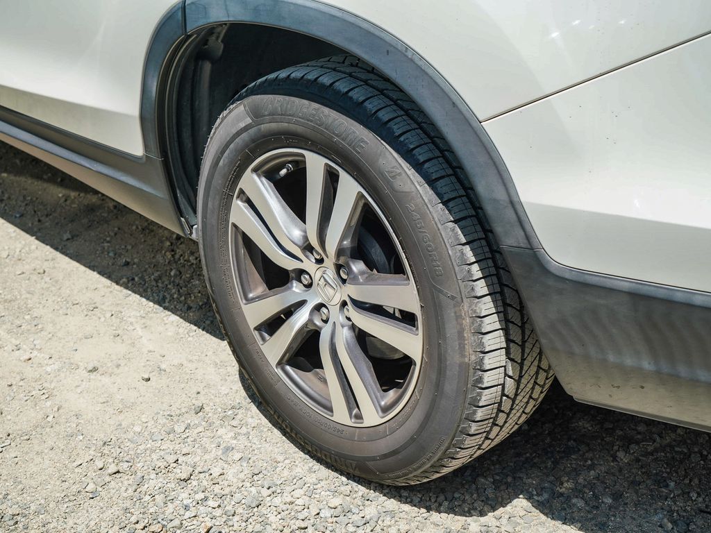 Thumbnail: 2018 Honda Pilot - 14