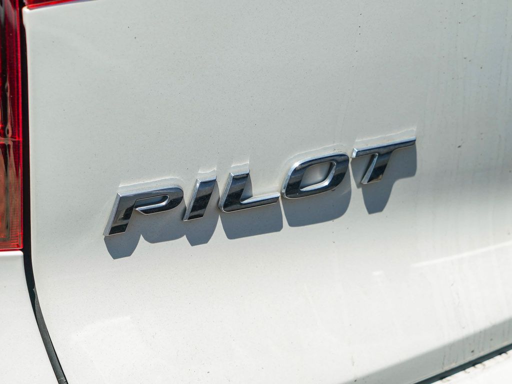 Thumbnail: 2018 Honda Pilot - 15
