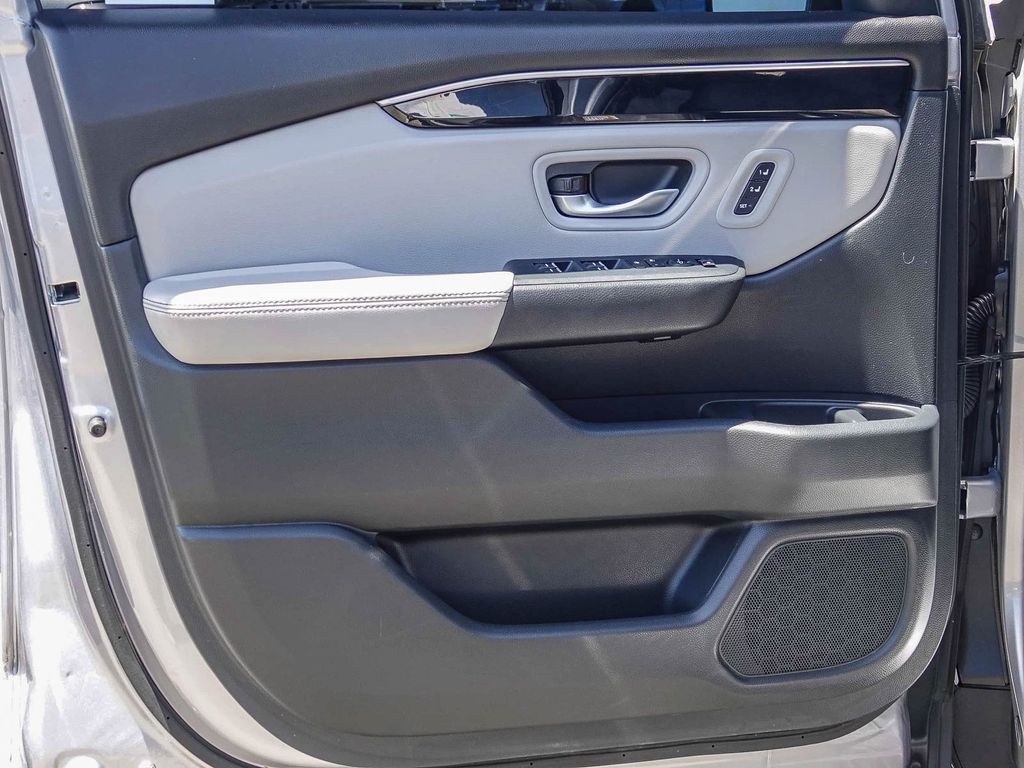 Thumbnail: 2024 Honda Pilot - 23