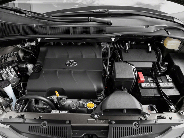 Thumbnail: 2017 Toyota Sienna - 4