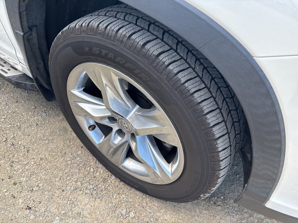 Thumbnail: 2015 Toyota Highlander - 5