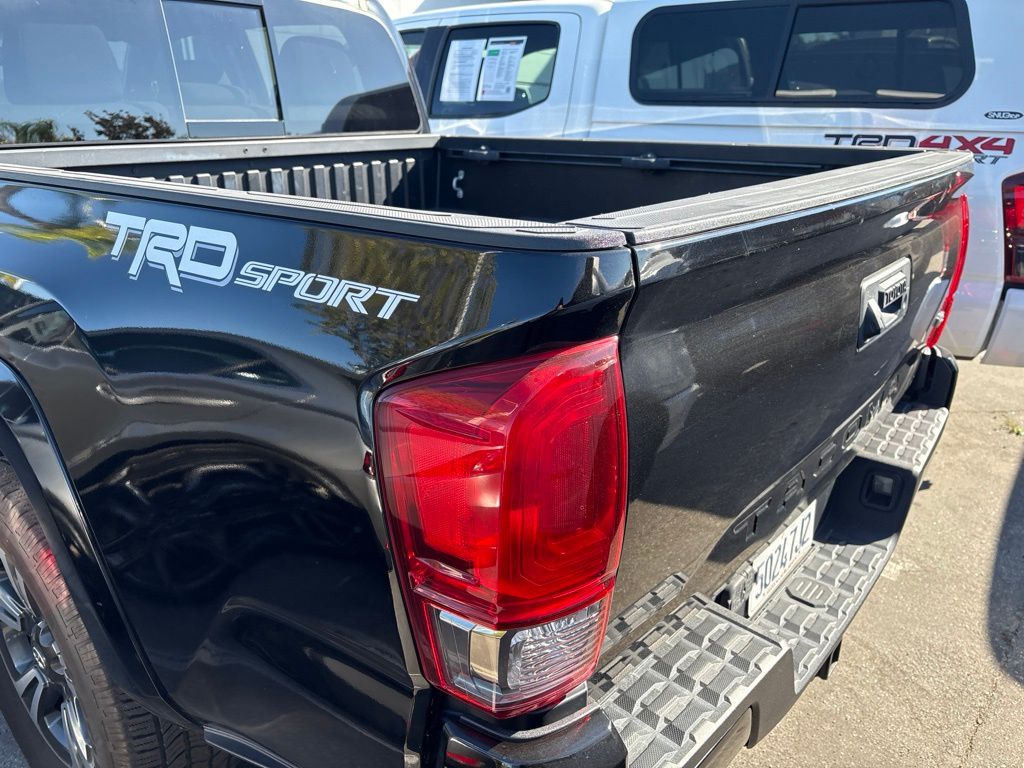 Thumbnail: 2017 Toyota Tacoma - 12