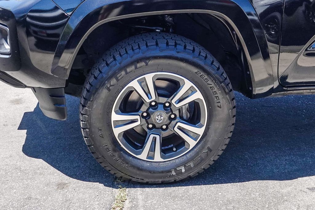 Thumbnail: 2017 Toyota Tacoma - 7
