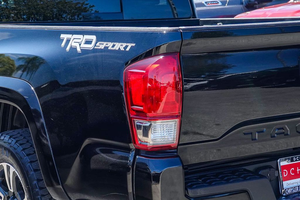 Thumbnail: 2017 Toyota Tacoma - 20