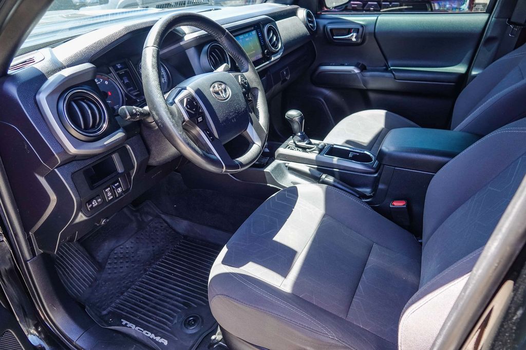 Thumbnail: 2017 Toyota Tacoma - 11