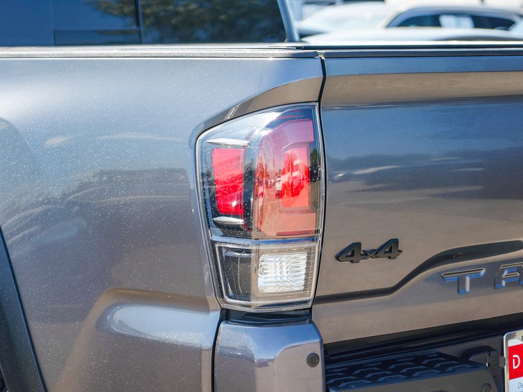 Thumbnail: 2020 Toyota Tacoma - 20