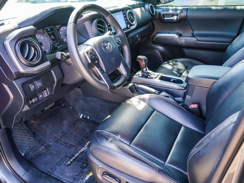 Thumbnail: 2020 Toyota Tacoma - 11