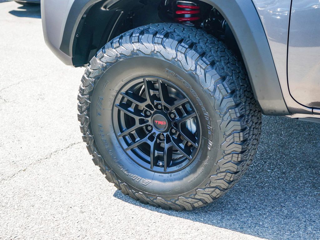 Thumbnail: 2020 Toyota Tacoma - 7