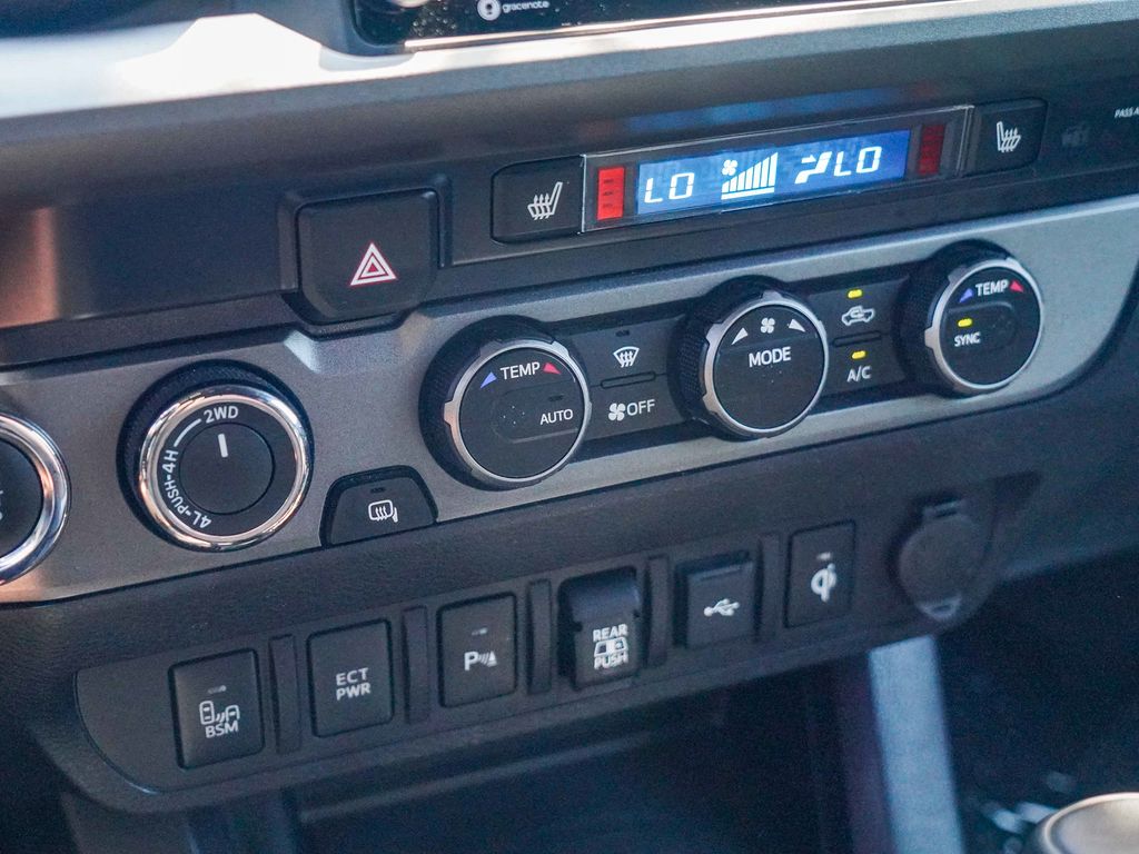 Thumbnail: 2020 Toyota Tacoma - 25