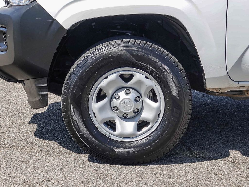 Thumbnail: 2017 Toyota Tacoma - 21