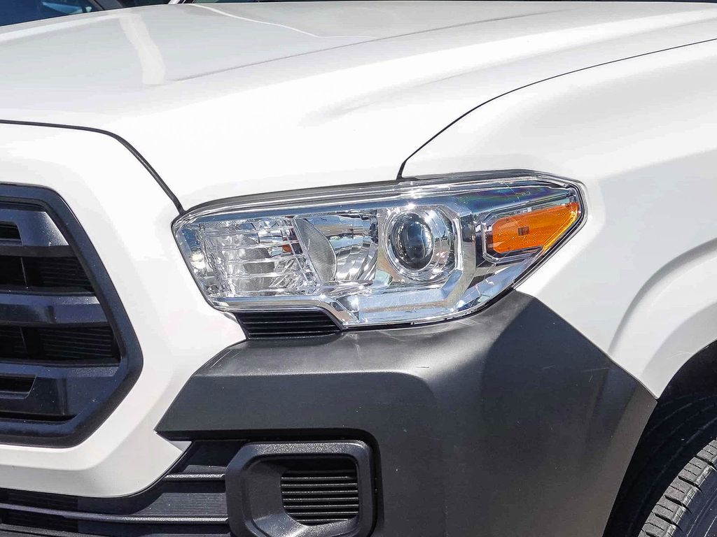Thumbnail: 2017 Toyota Tacoma - 20