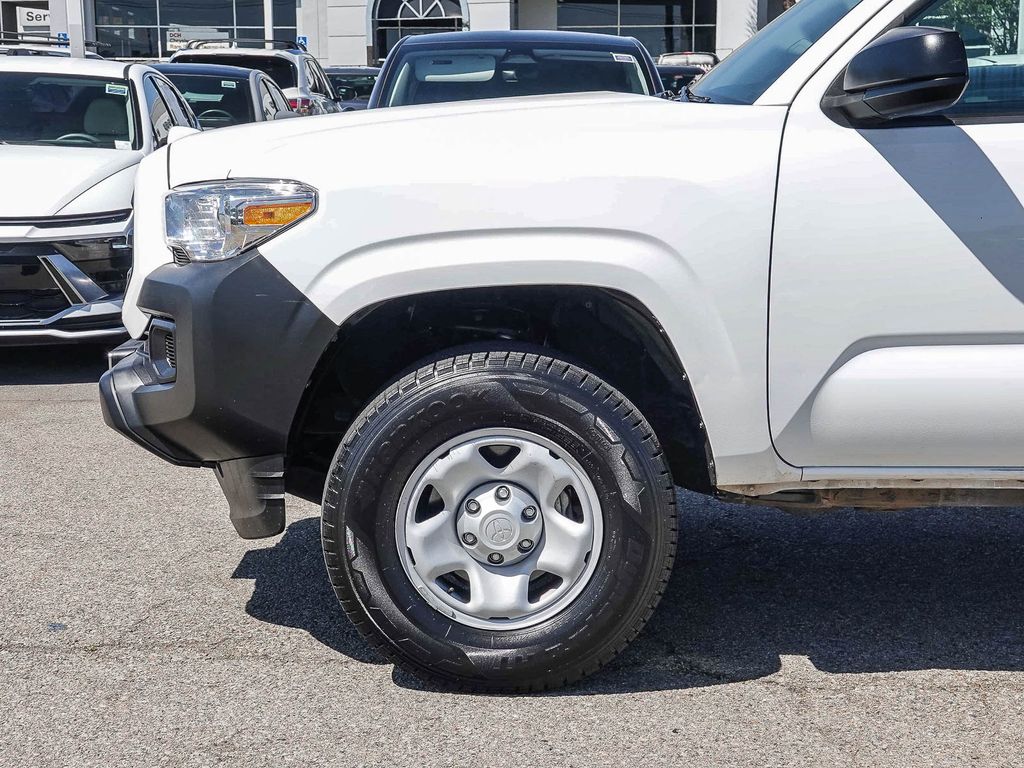 Thumbnail: 2017 Toyota Tacoma - 6
