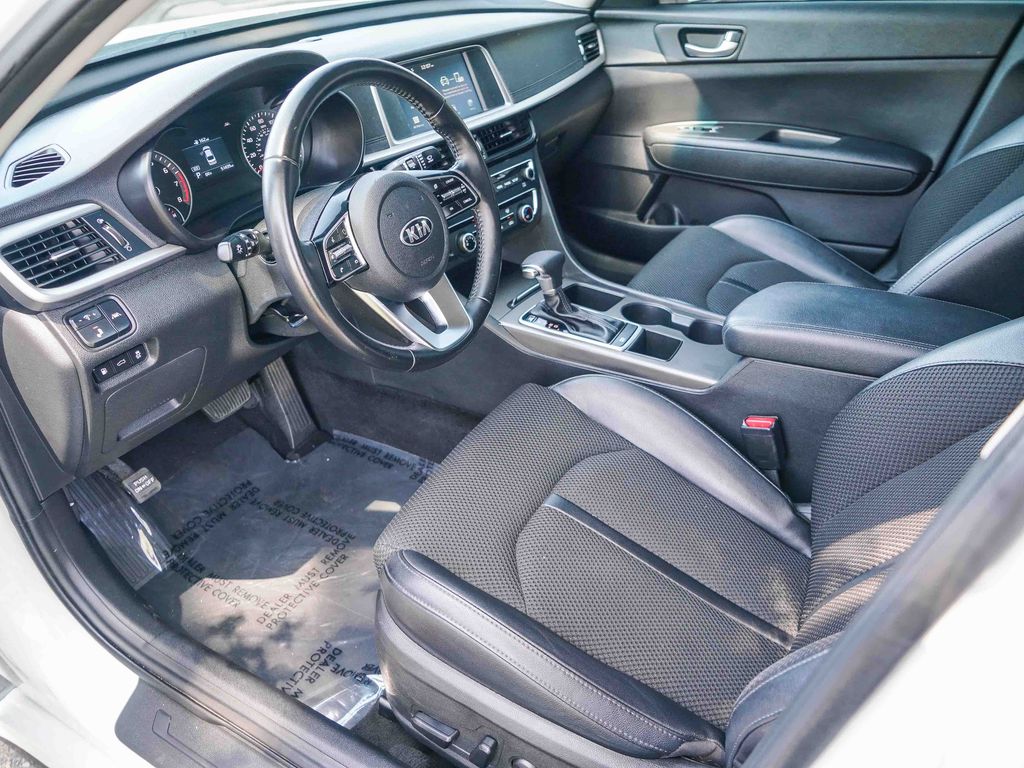 Thumbnail: 2020 Kia Optima - 10