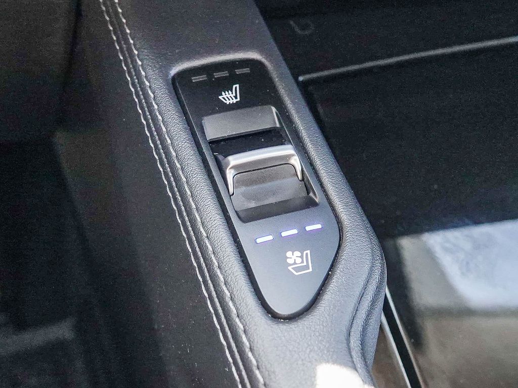 Thumbnail: 2021 Kia Telluride - 28
