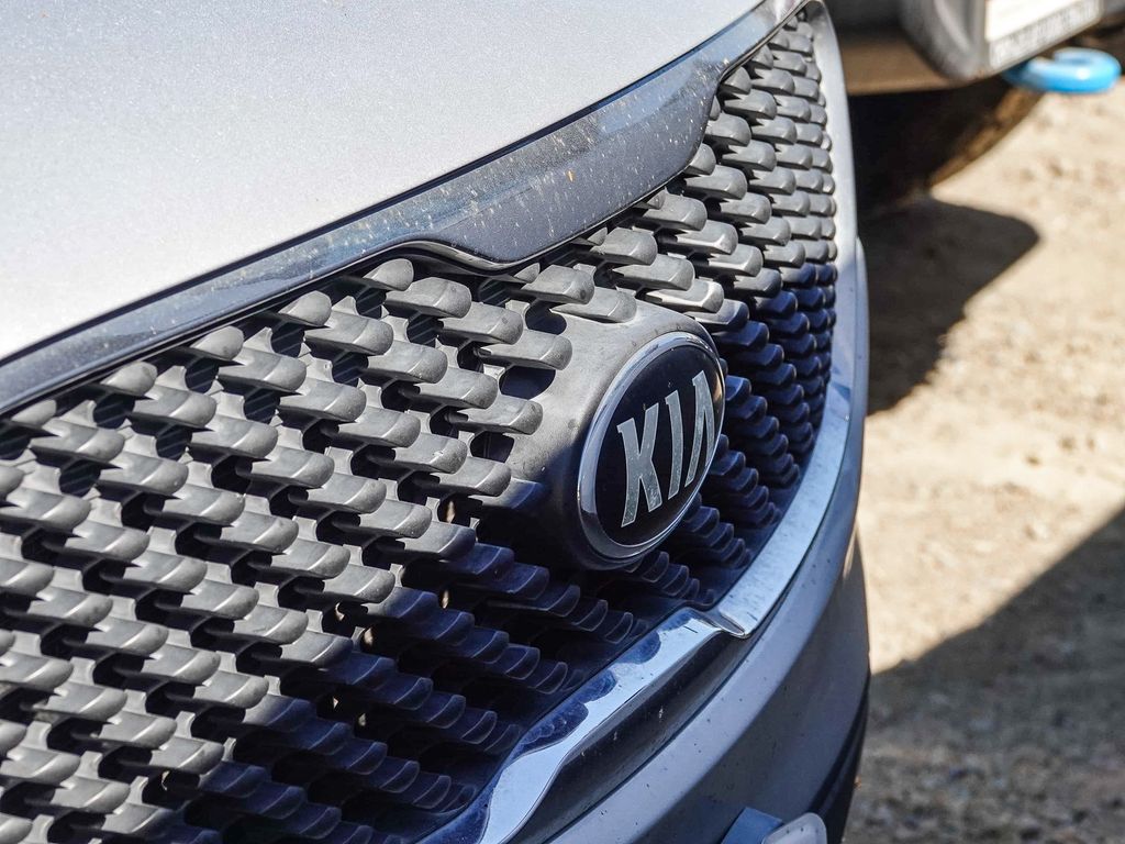 Thumbnail: 2017 Kia Sorento - 6