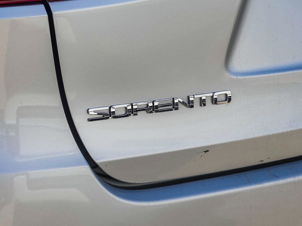 Thumbnail: 2017 Kia Sorento - 15