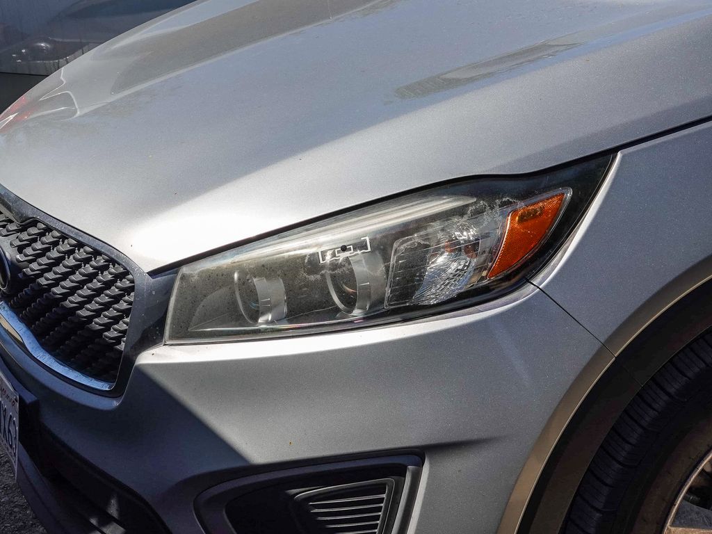 Thumbnail: 2017 Kia Sorento - 5