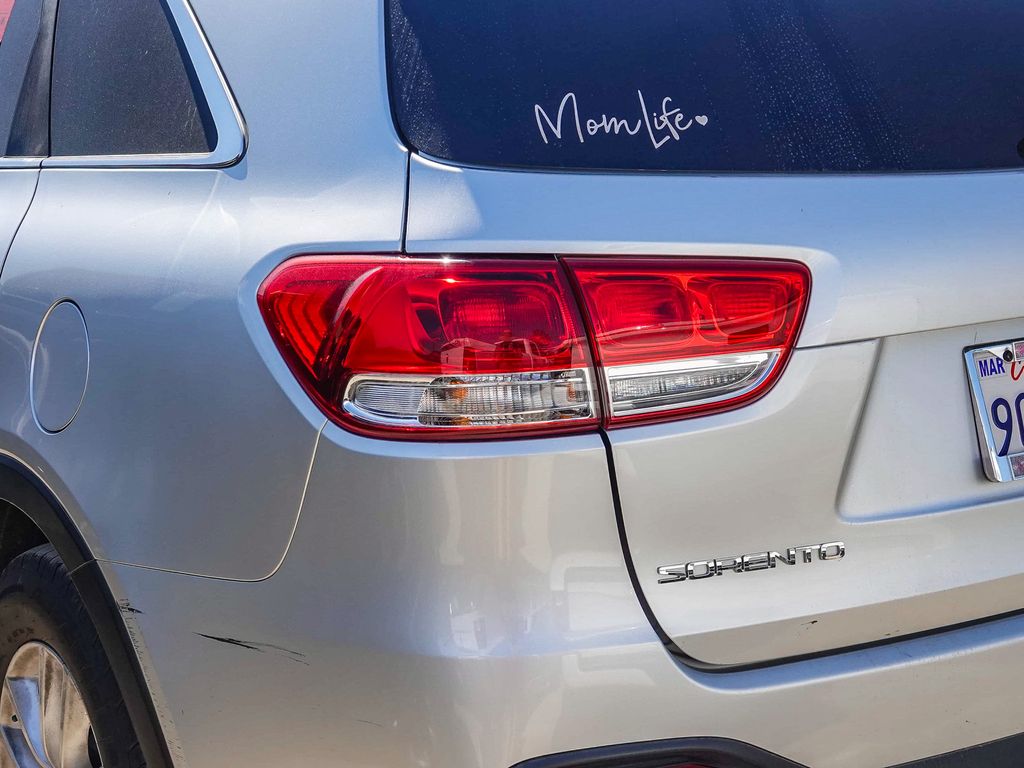 Thumbnail: 2017 Kia Sorento - 14