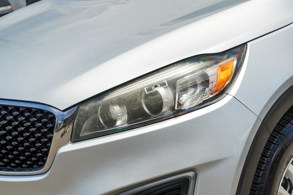 Thumbnail: 2017 Kia Sorento - 21