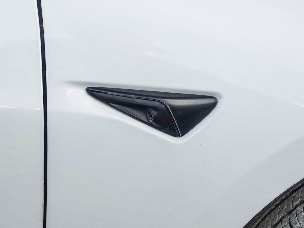 Thumbnail: 2023 Tesla Model 3 - 4