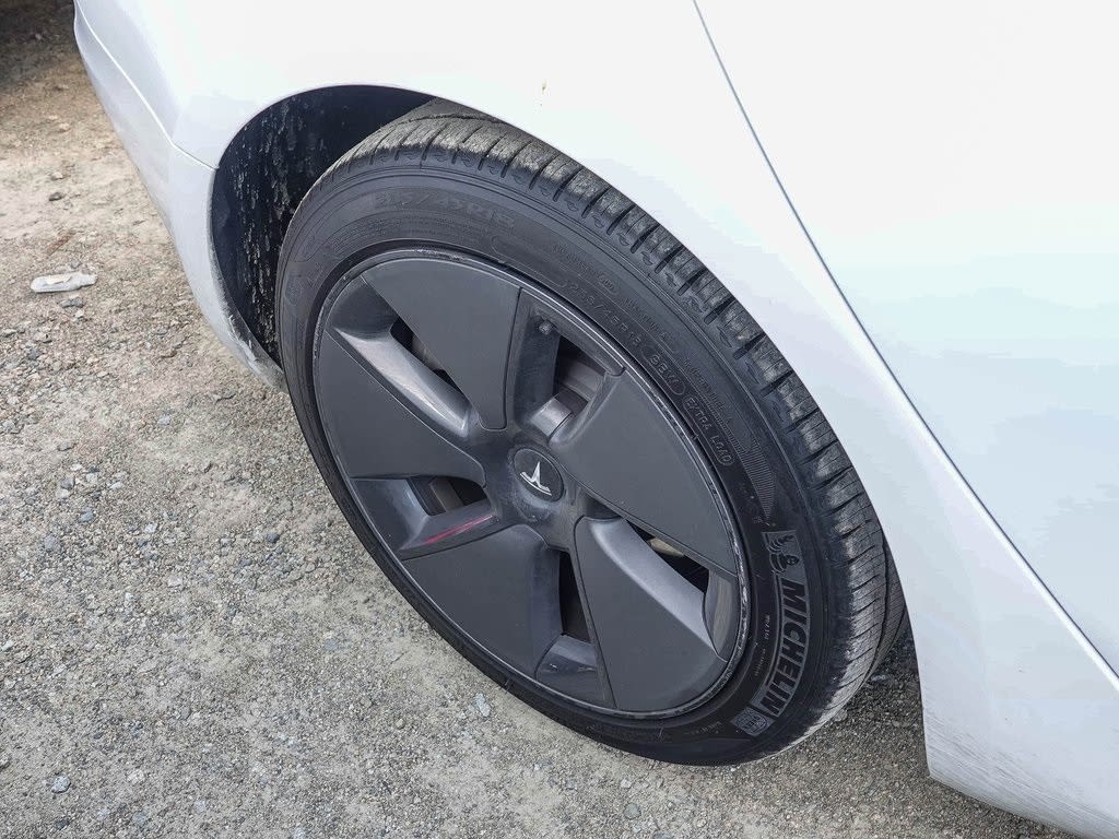 Thumbnail: 2023 Tesla Model 3 - 13