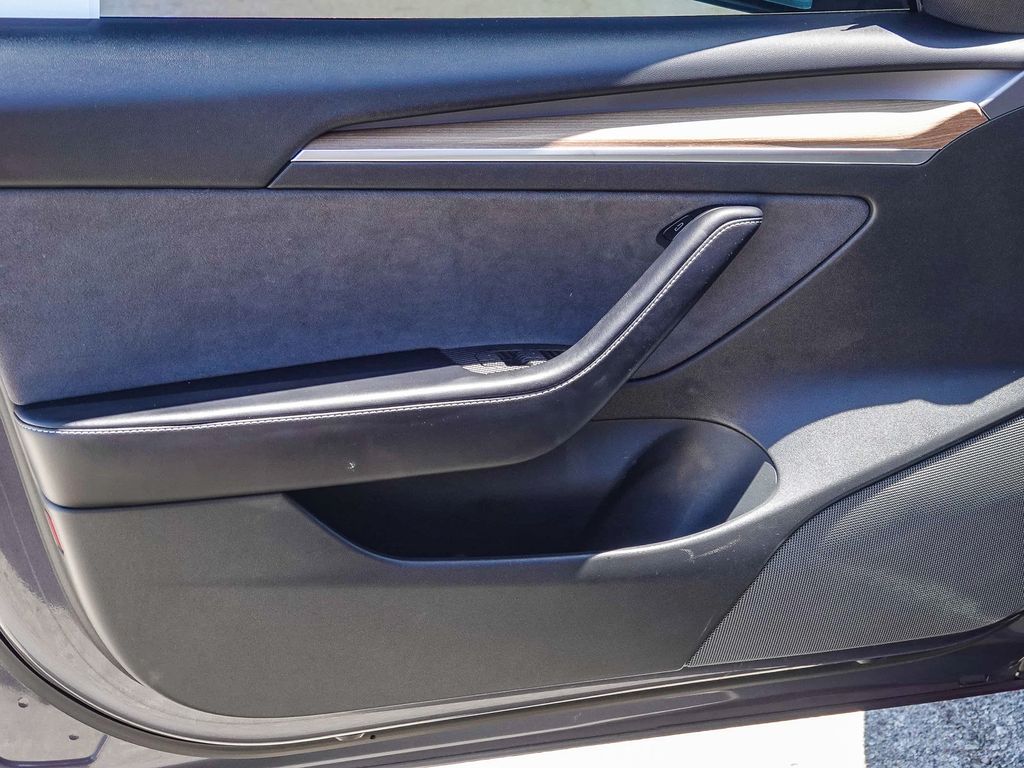 Thumbnail: 2021 Tesla Model 3 - 20