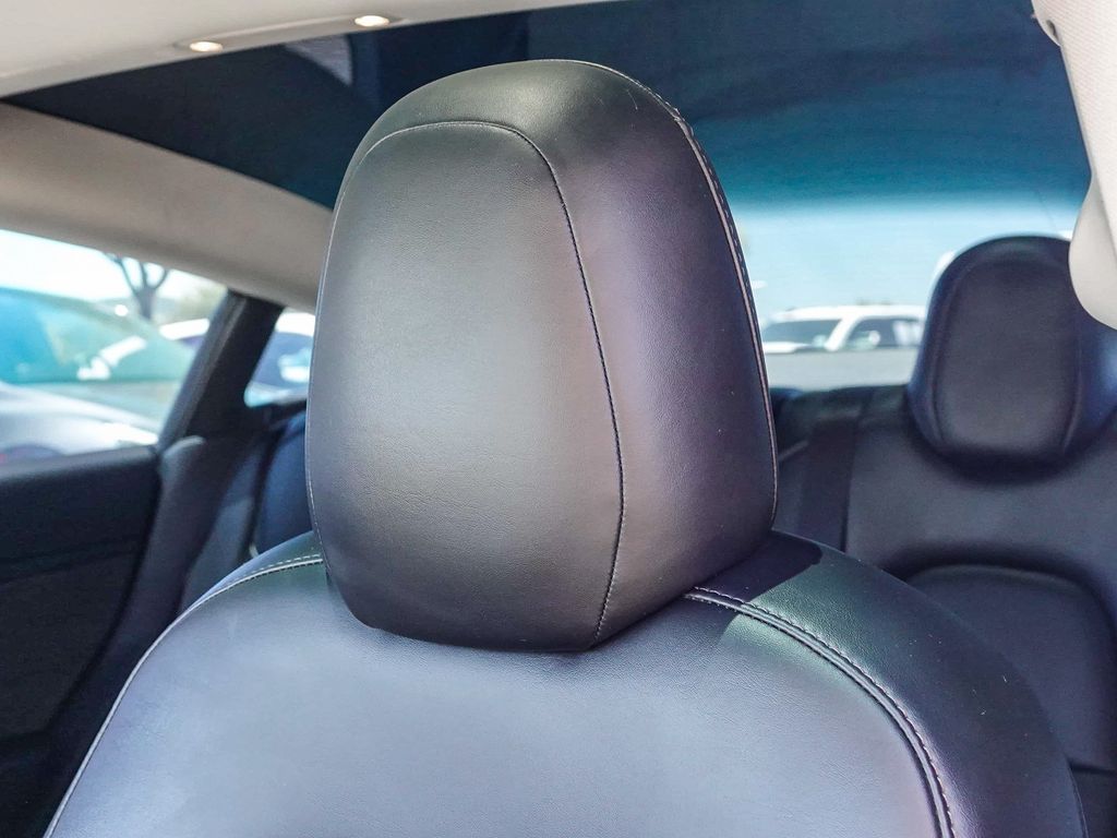 Thumbnail: 2021 Tesla Model 3 - 25