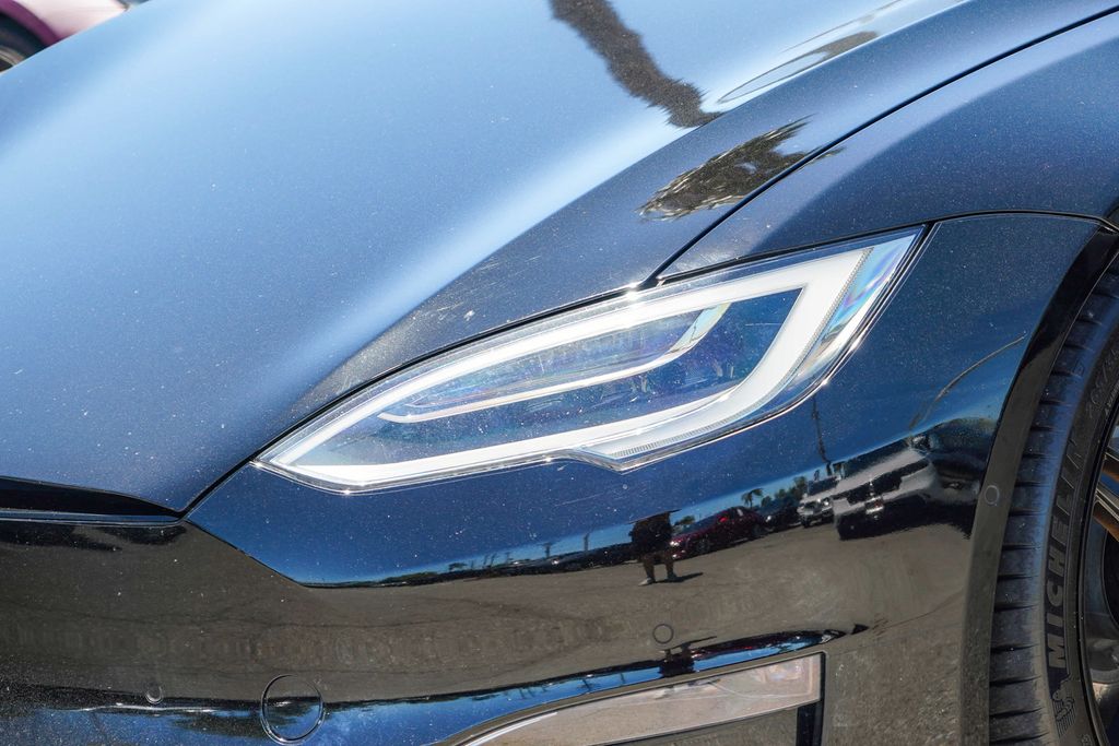 Thumbnail: 2021 Tesla Model S - 16