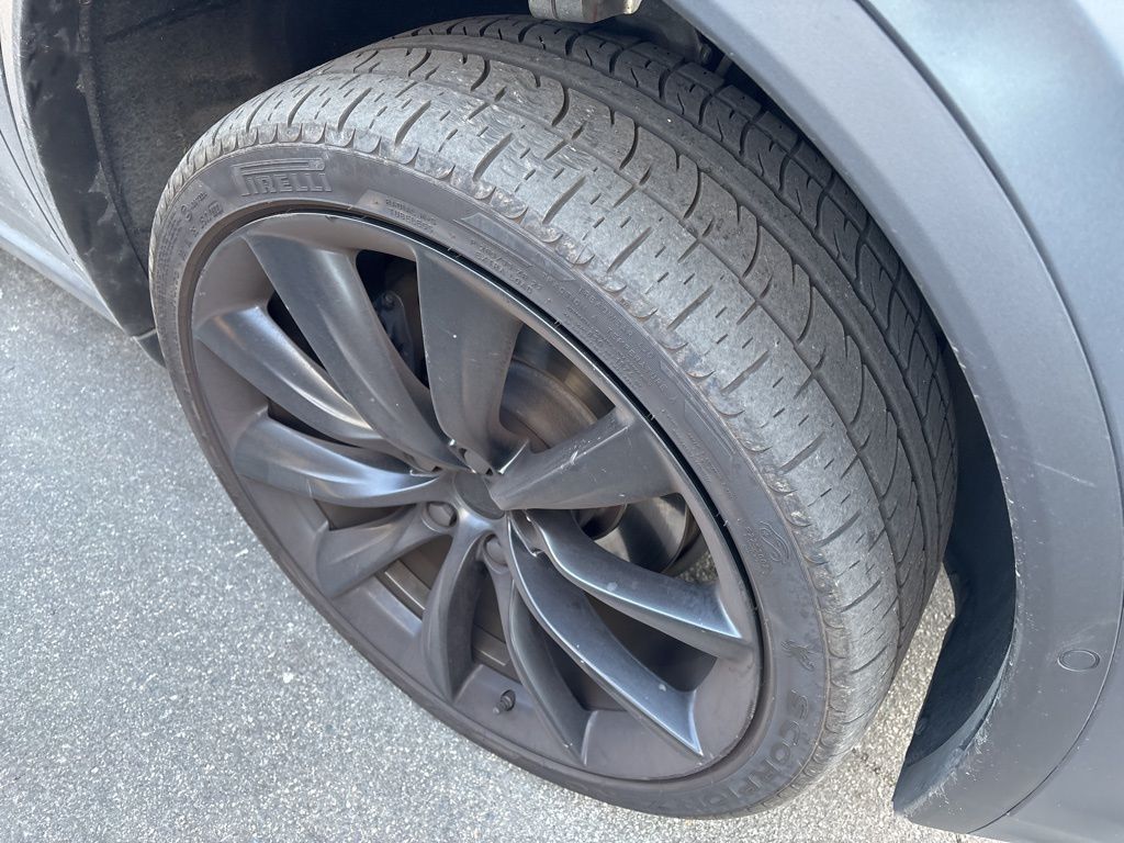 Thumbnail: 2021 Tesla Model X - 13