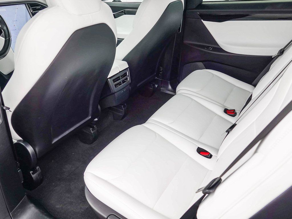 Thumbnail: 2021 Tesla Model X - 21