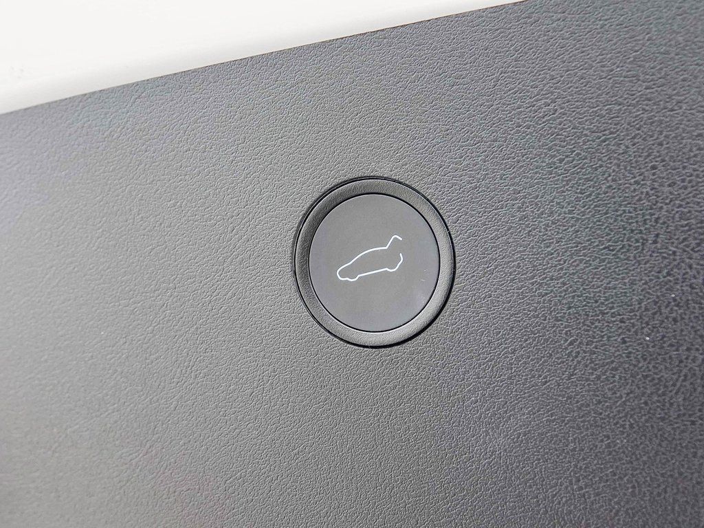 Thumbnail: 2021 Tesla Model X - 33