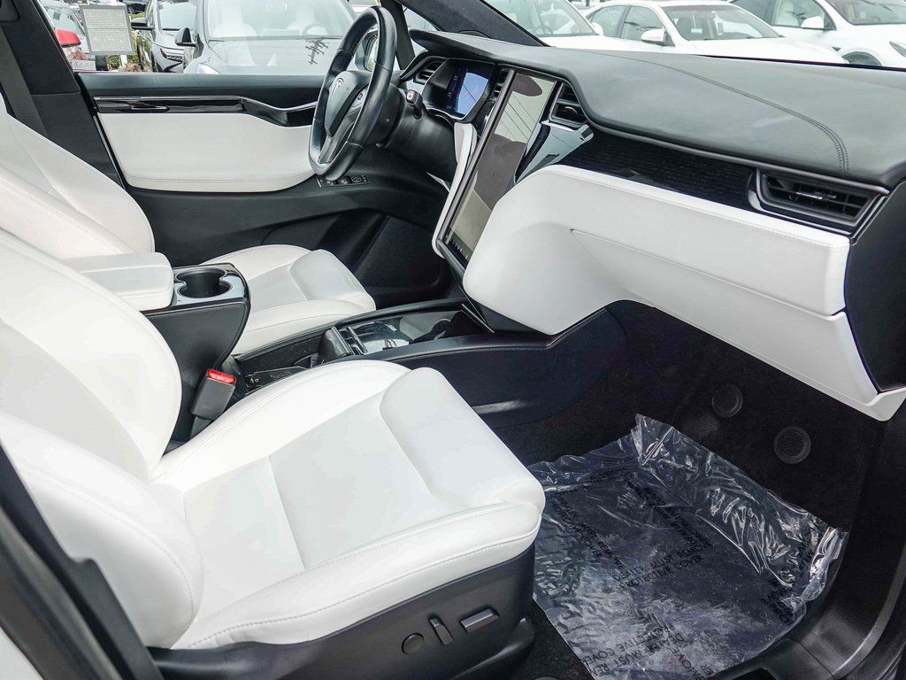 Thumbnail: 2021 Tesla Model X - 9