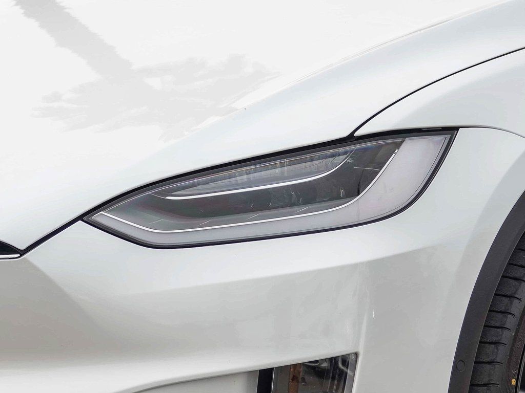 Thumbnail: 2021 Tesla Model X - 17