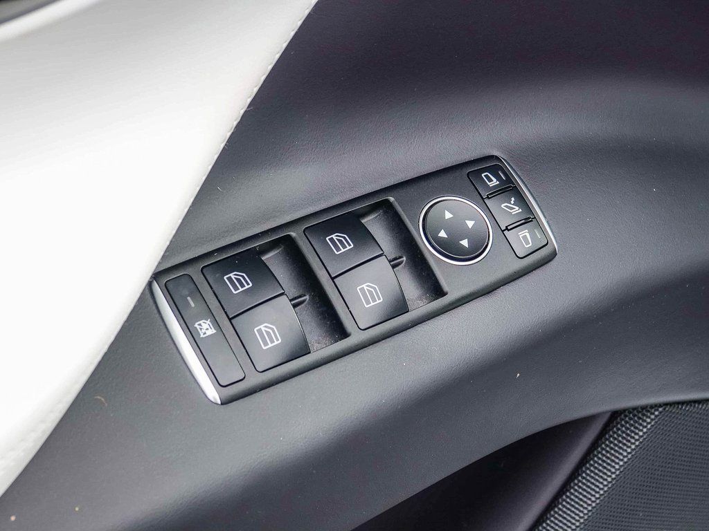 Thumbnail: 2021 Tesla Model X - 25