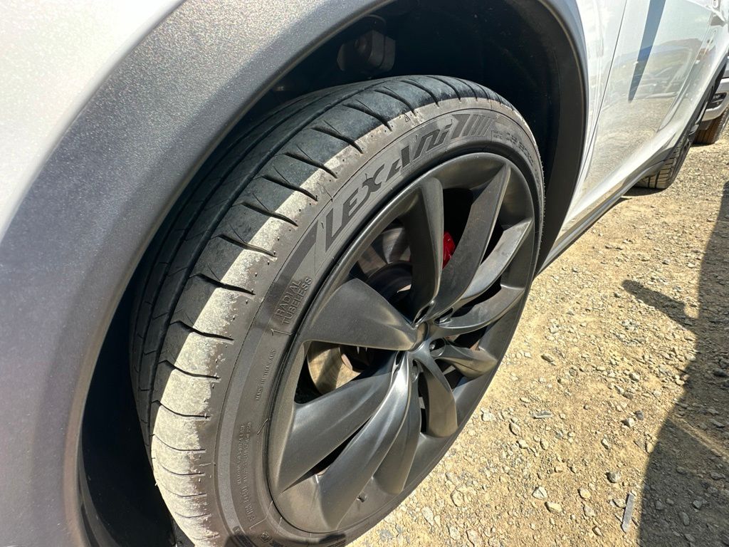 Thumbnail: 2020 Tesla Model X - 4