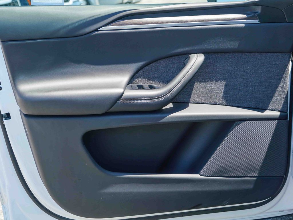 Thumbnail: 2023 Tesla Model X - 20